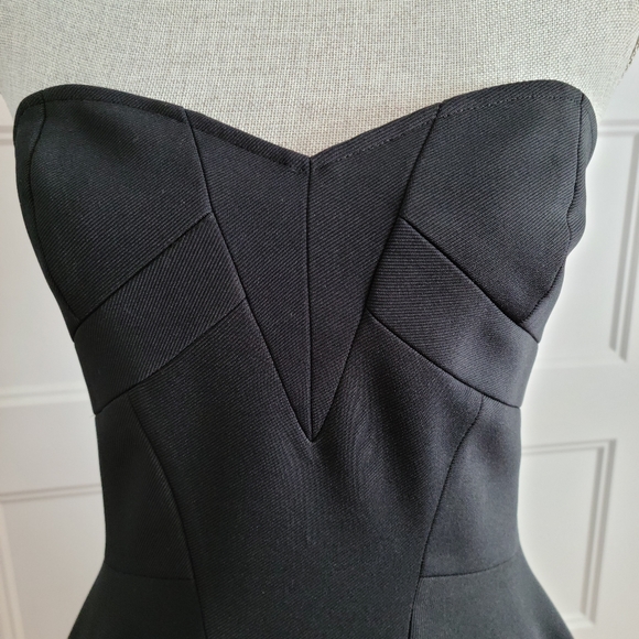 Strapless little black dress by ZAC POSEN. Size 8 - Picture 2 of 12